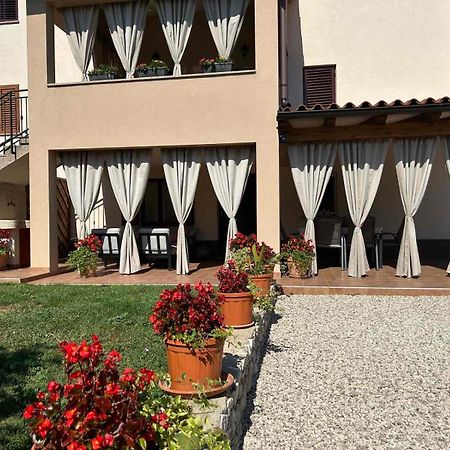 Apartmani Antonija Vozilici Bagian luar foto