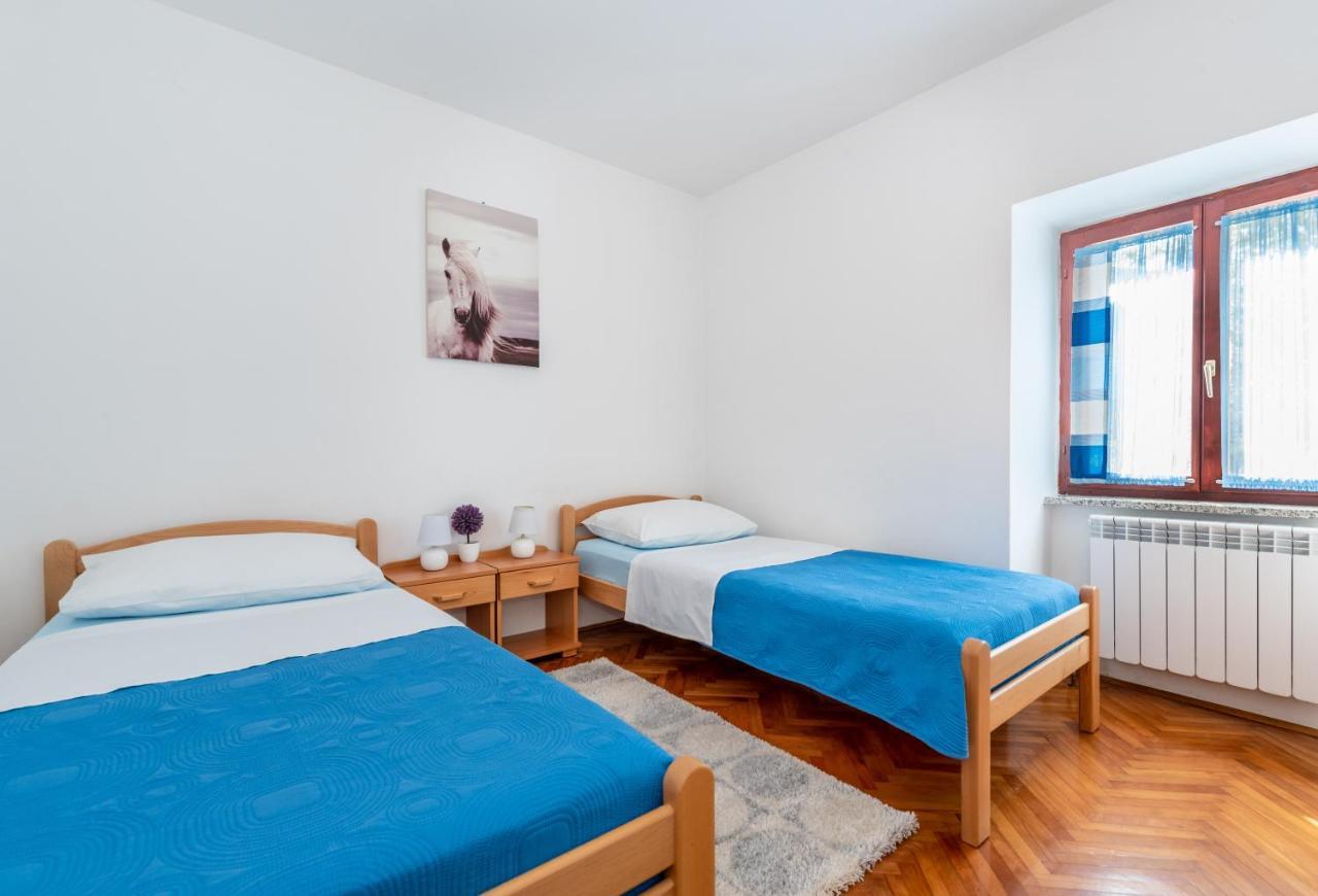 Apartmani Antonija Vozilici Bagian luar foto