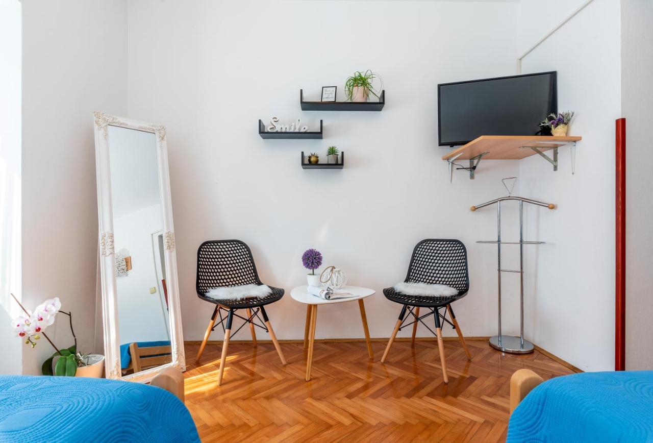 Apartmani Antonija Vozilici Bagian luar foto