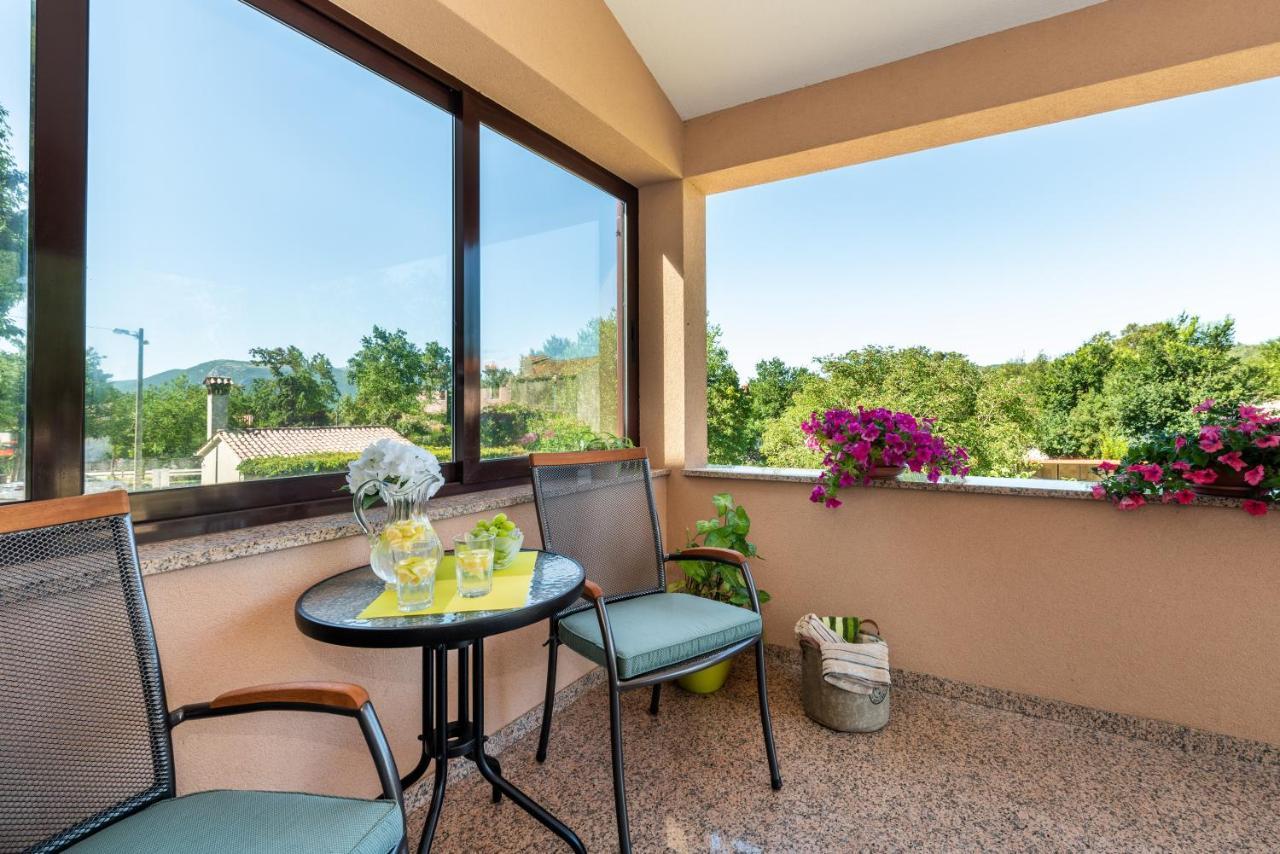 Apartmani Antonija Vozilici Bagian luar foto