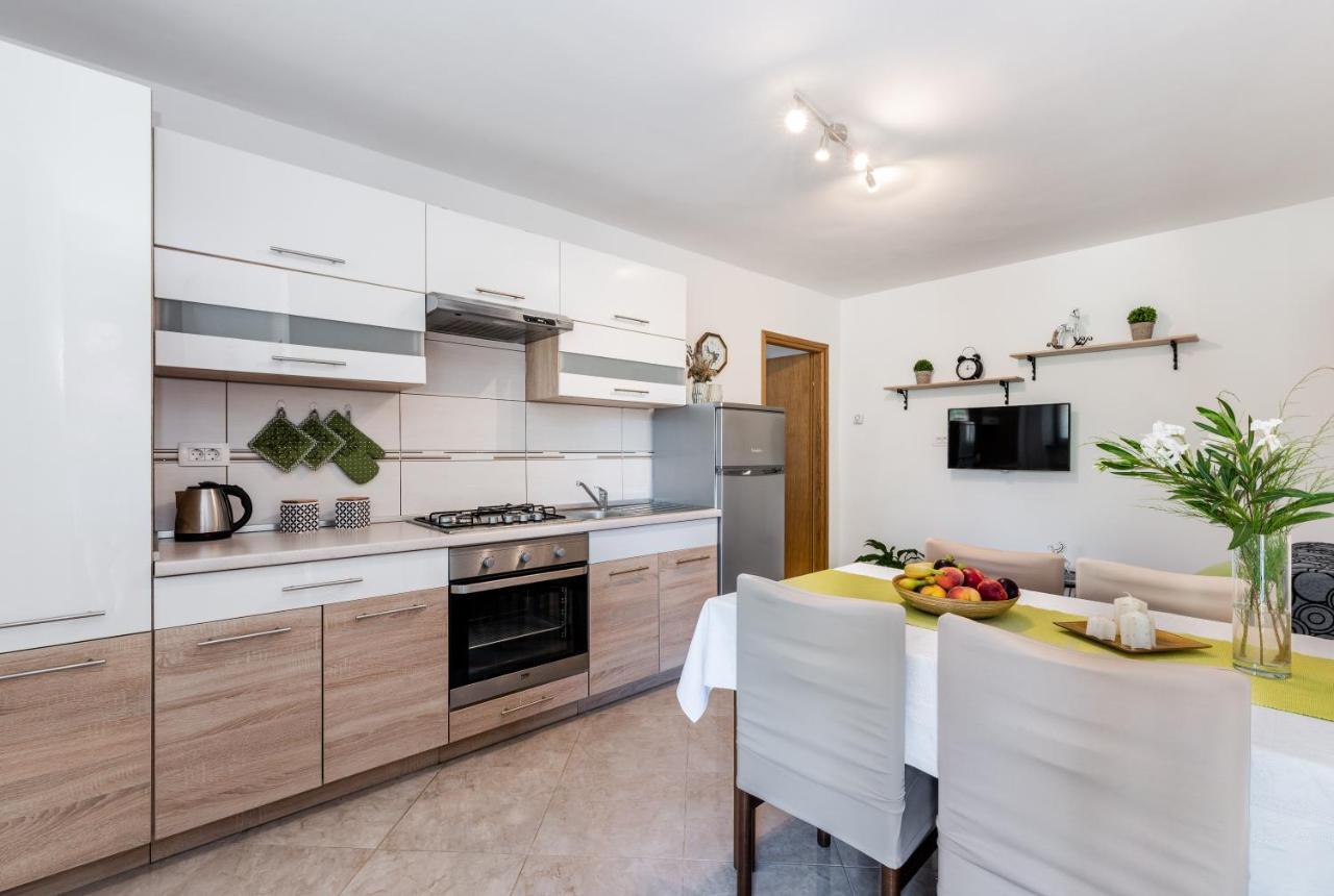 Apartmani Antonija Vozilici Bagian luar foto
