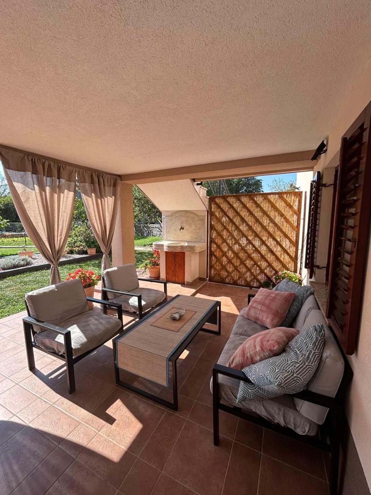 Apartmani Antonija Vozilici Bagian luar foto